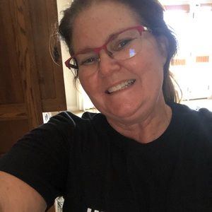 Meet your Posher, Laurie